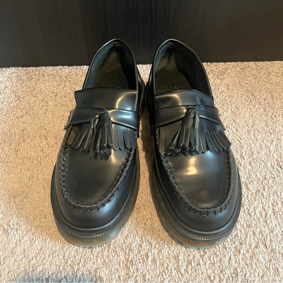 [SOLD ON DEPOP] DR. MARTENS ADRIAN SMOOTH LEATHER TASSEL LOAFERS - Picture 4 of 7